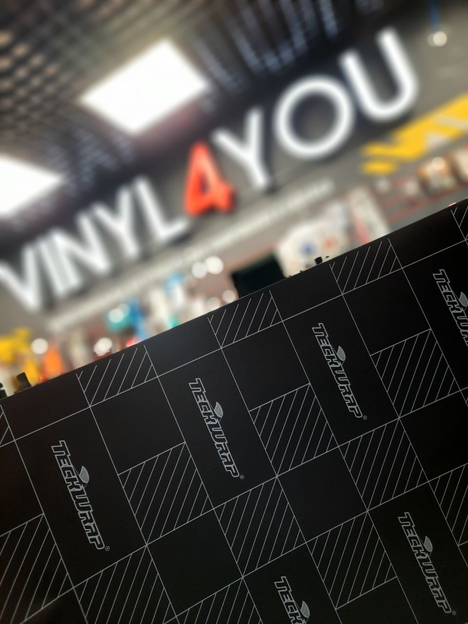 Новый TeckWrap с улучшенным клеем и подложкой в VINYL4YOU